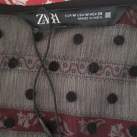 blouse - Picture 2 of 3